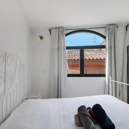 Wonderful Penthouse Center Apartment Manresa